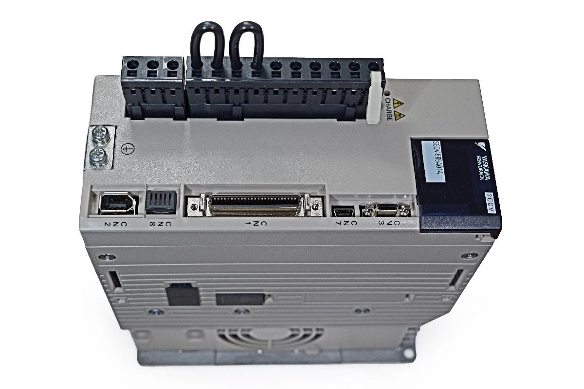 SGDV-5R5A01A Сервомотор