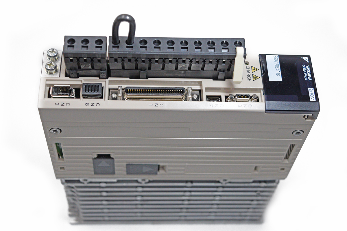 SGDV-2R8A01B Сервомотор